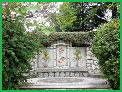 Finding the Castle is a Walk in the Park